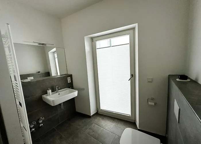 아파트 Sali Homes - Urban Escape - Modern With Balcony & View