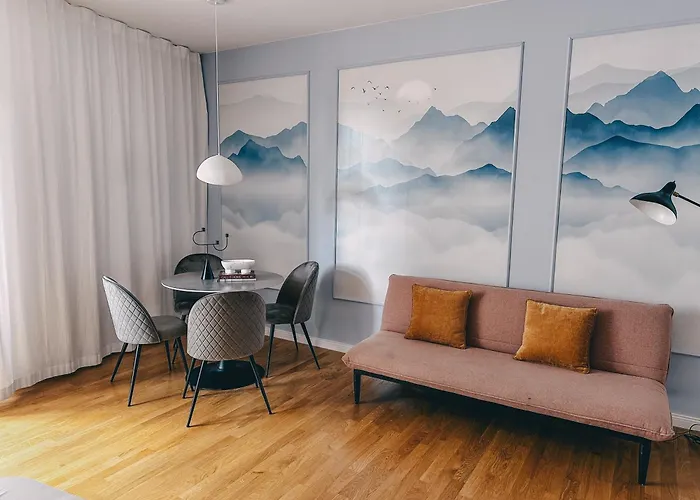 Sali Homes - Urban Escape - Modern With Balcony & View 아파트