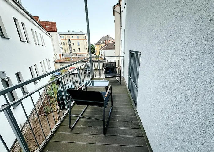 아파트 Sali Homes - Urban Escape - Modern With Balcony & View *