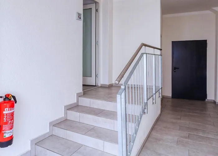 Sali Homes - Urban Escape - Modern With Balcony & View 아파트 *