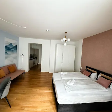 Sali Homes - Urban Escape - Modern With Balcony & View Lejlighed *