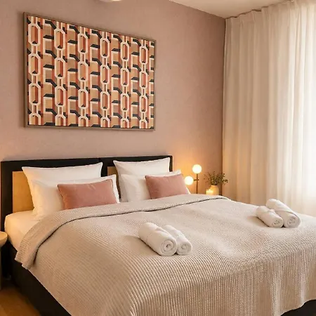 Sali Homes - Urban Escape - Modern With Balcony & View באיירוט